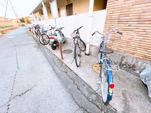 内海小柳マンションの物件外観写真